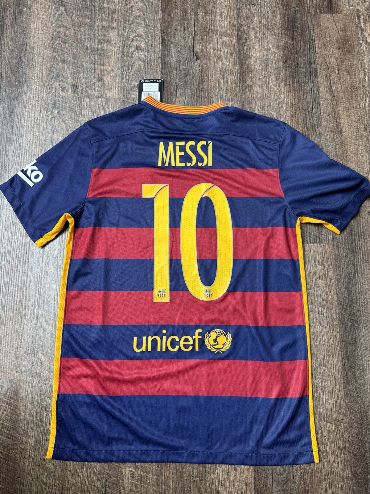 Lionel Messi FC Barcelona 2015 2016 Home Football Shirt Jersey NWT Size M 