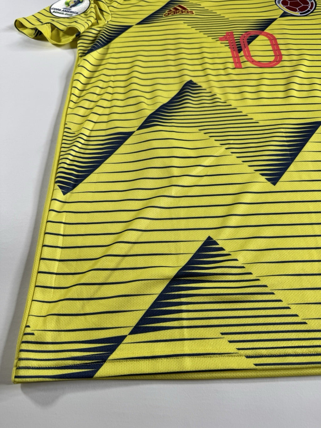 Colombia 2019 Copa America James Rodriguez Home Football Shirt Jersey Size L