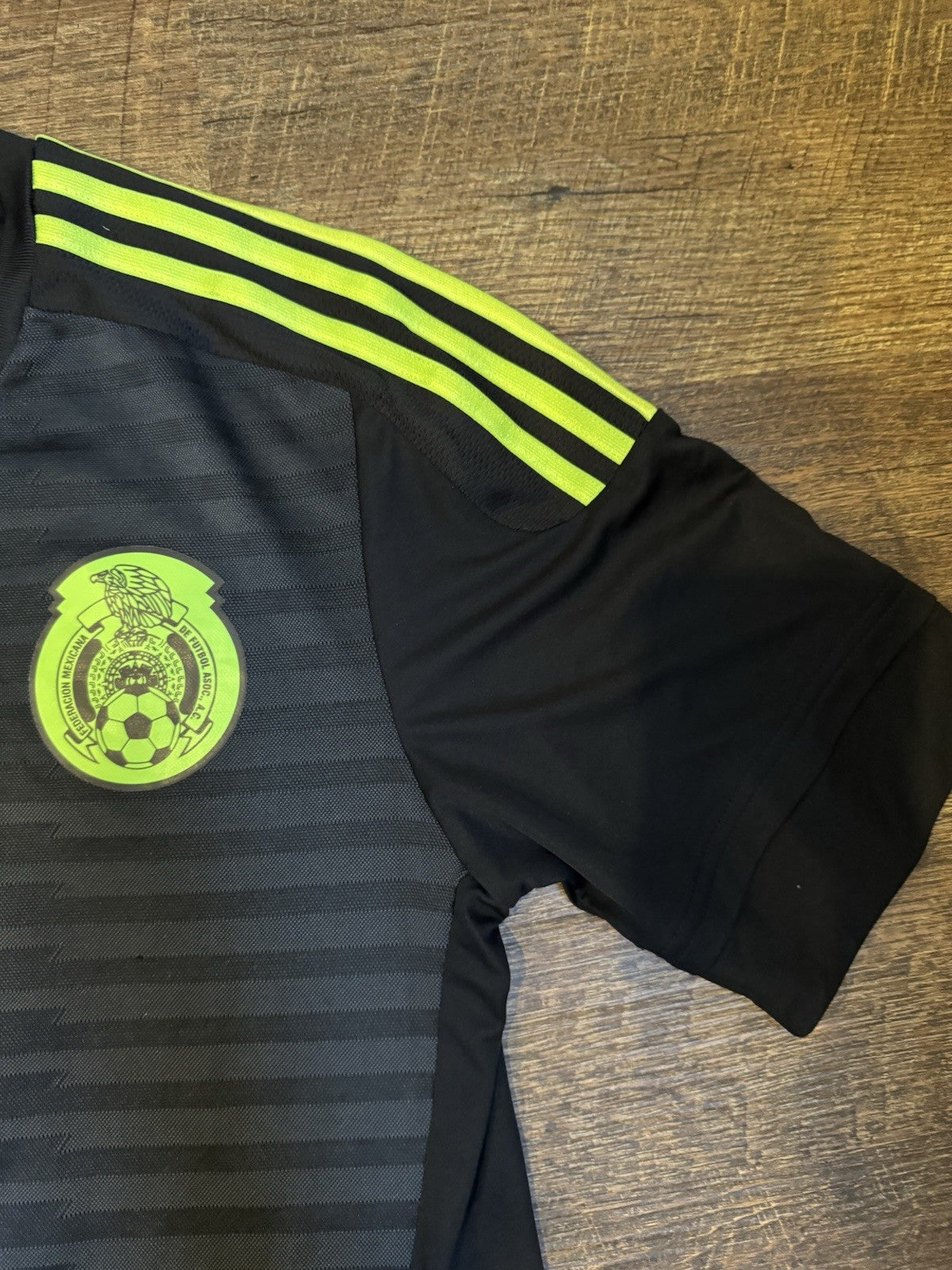 Andres Guardado UTILERIA SIGNED 2015 Adidas Mexico Home Soccer Jersey. NO COA