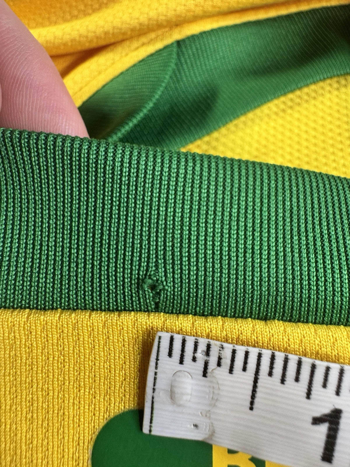 Brazil 2010 World Cup Ricardo Kaka Home Football Jersey Size XL | Read Descripti