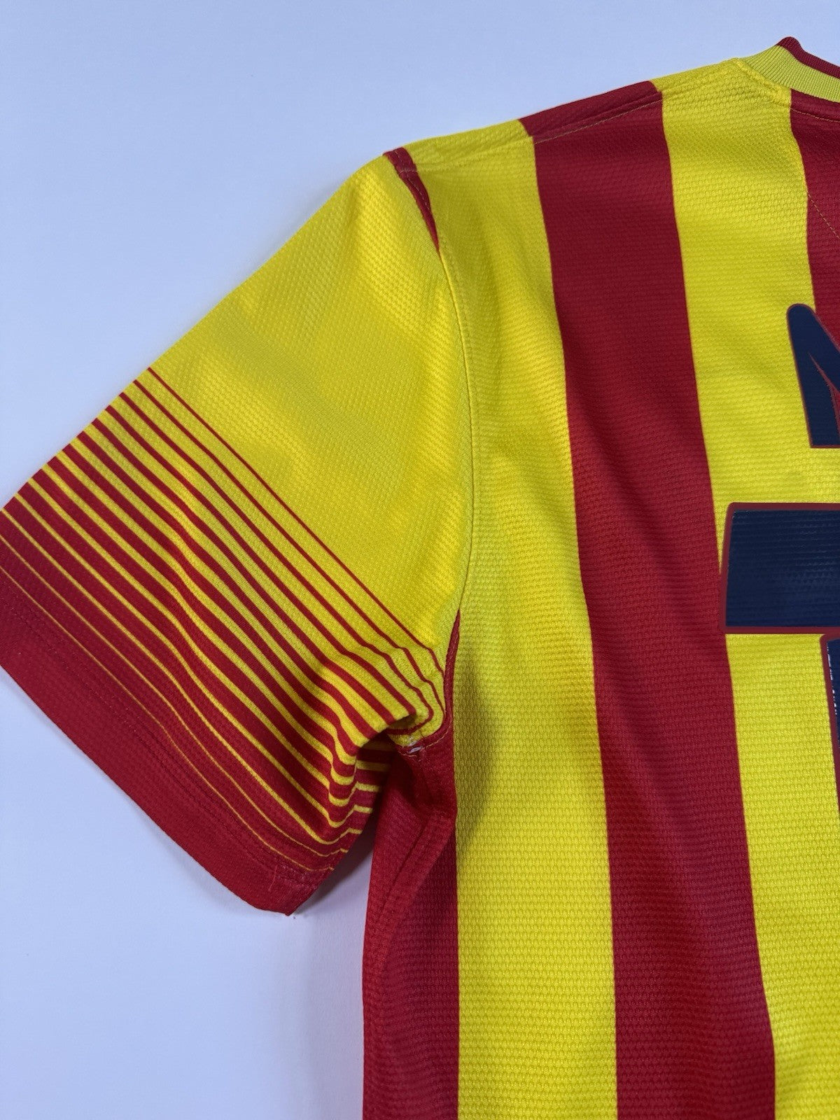 Barcelona 2013-2015 Lionel Messi Away Football Shirt Jersey Size M