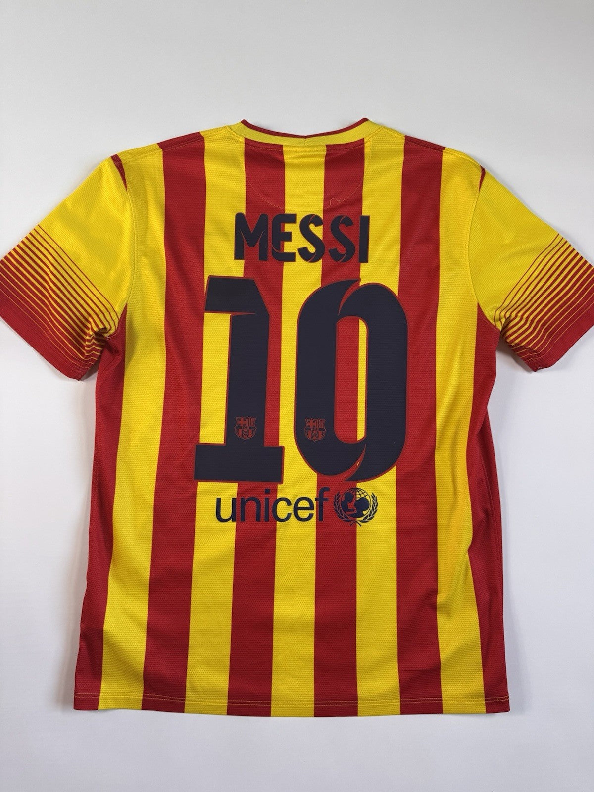 Barcelona 2013-2015 Lionel Messi Away Football Shirt Jersey Size M