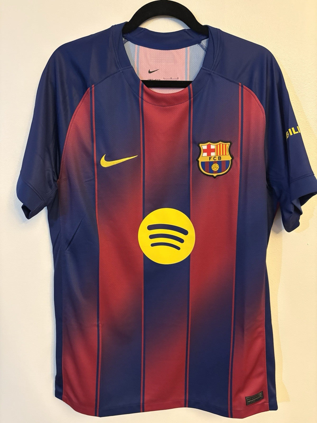 Barcelona 2025/2026 Lamine Yamal #10 Nike Jersey Size Large