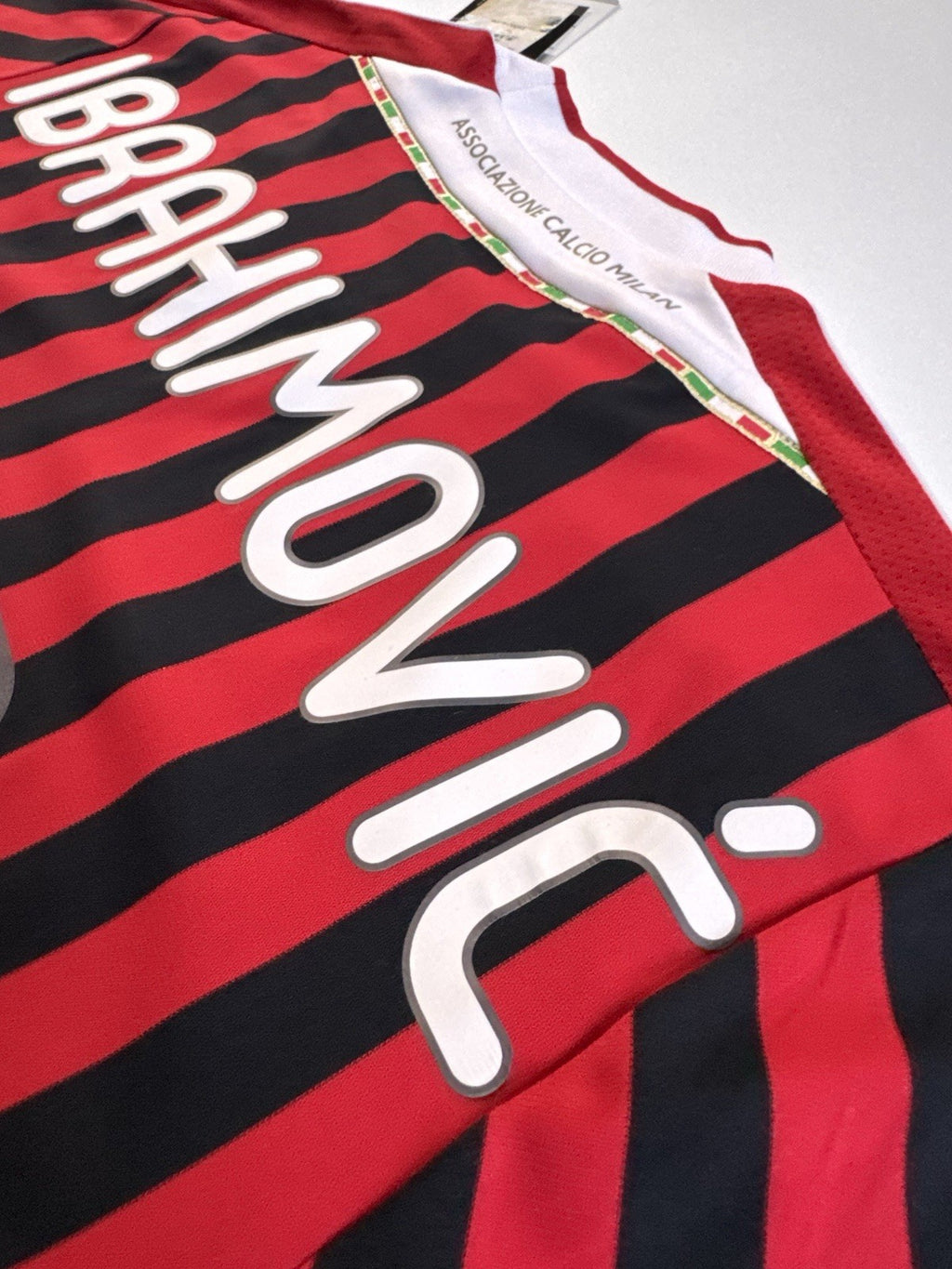 AC Milan 2011 2012 Zlatan Ibrahimovic Home Football Shirt Jersey Size S NWT