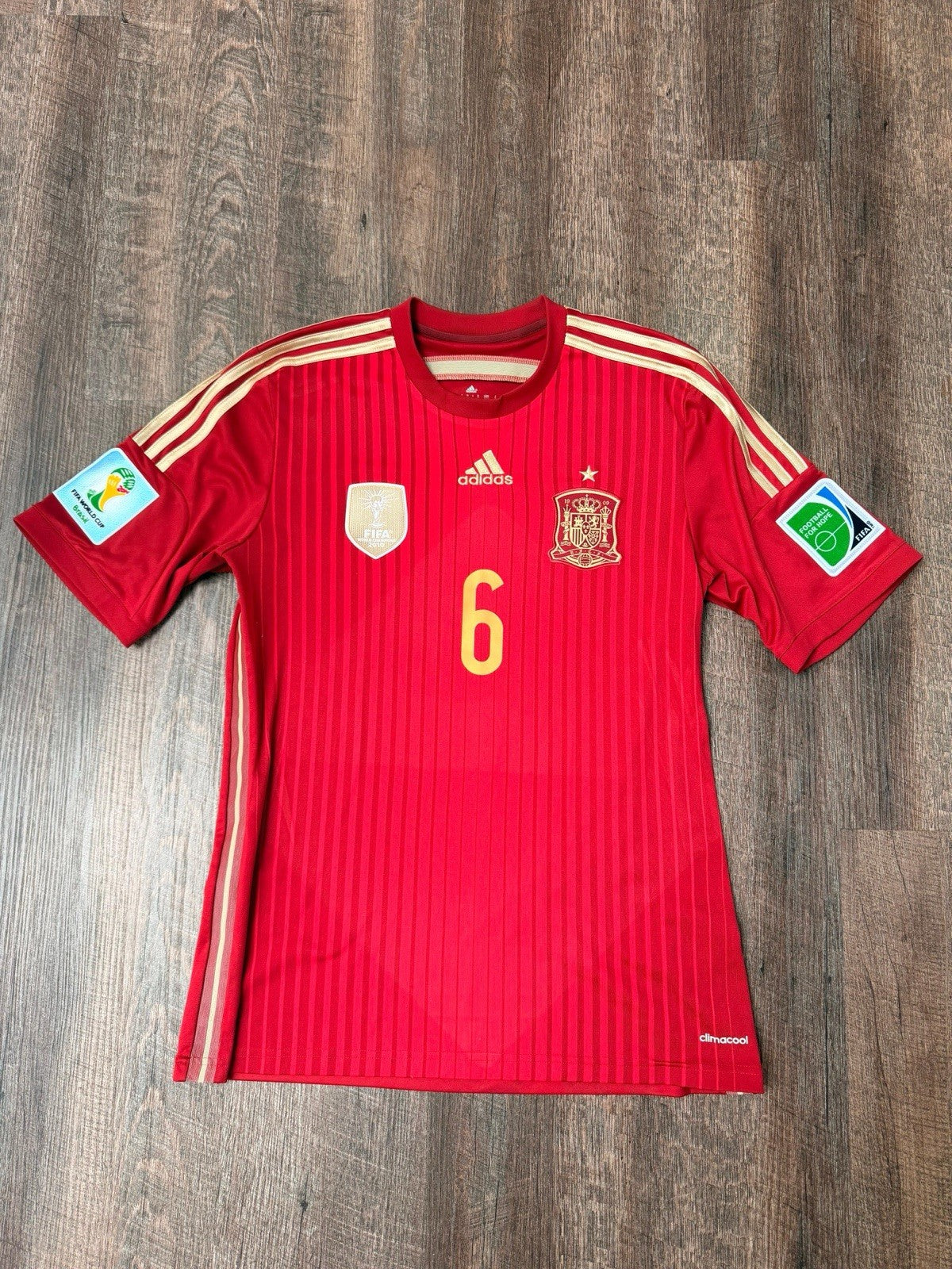 Spain 2014 Andres Iniesta Home Football Shirt Jersey Size M 